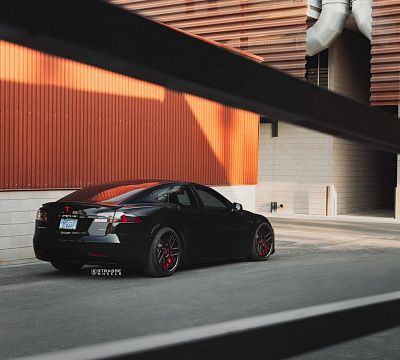 Фото дисков Strasse Wheels SM7T Deep Concave на Tesla Model S