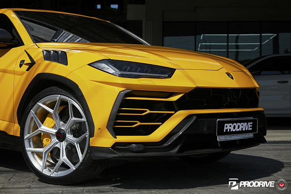 Фото дисков NOVITEC NL4 Глянцевый лак на Lamborghini Urus