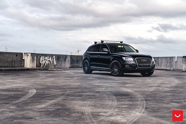 Фото дисков Vossen VFS-2 Глянцевый темный лак на Audi Q5 (8R)