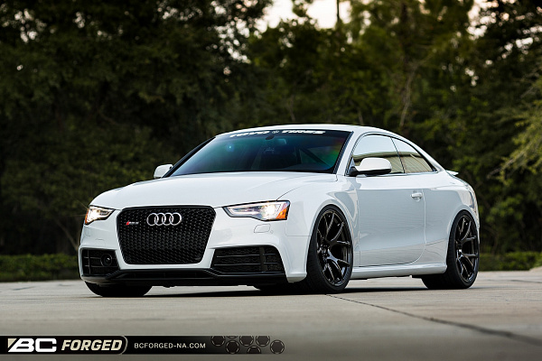 Фото дисков BC Forged RZ05 Черный глянец на Audi A/S/RS 5 (8T)