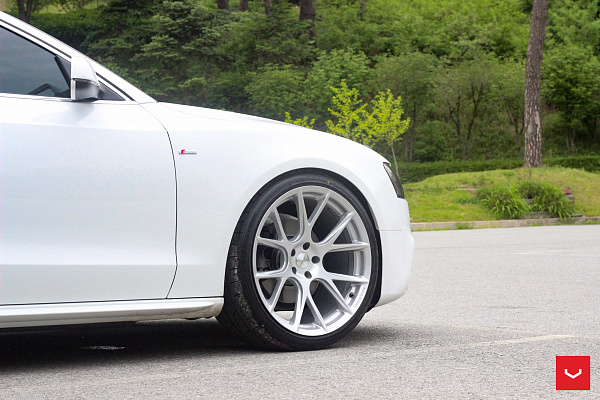 Фото дисков Vossen VFS-6 Серебро на Audi A/S/RS 5 (8T)