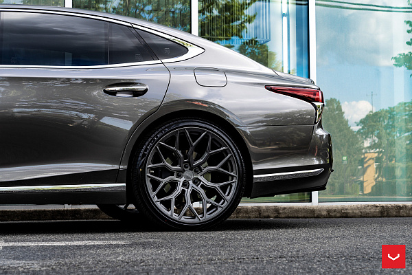 Фото дисков Vossen HF-2 Сатиновый графит на  Lexus LS V