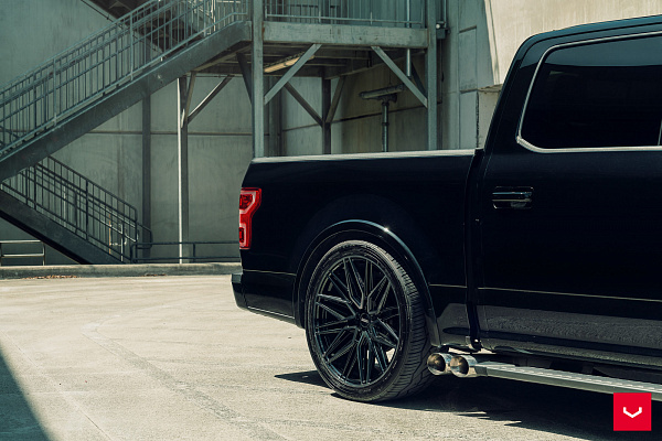 Фото дисков Vossen HF6-5 Черный глянец на Ford F-150 XIII