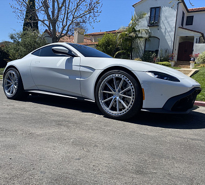 Фото дисков CEC C111 на Aston Martin Vantage 4