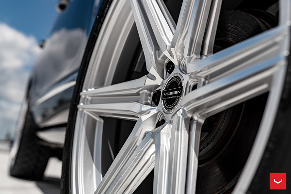 Фото дисков Vossen HF6-2 Глянцевый лак на Lincoln Navigator IV