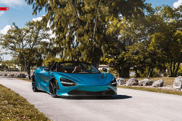 Фото дисков Anrky AN15 Черный глянец на McLaren 720S