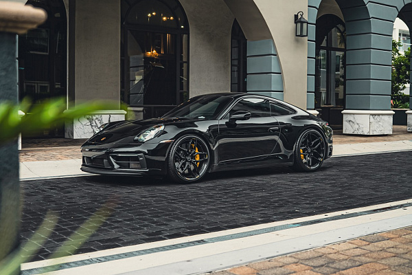 Фото дисков Brixton Forged PF12 R / RS Черный глянец на Porsche 911 VIII