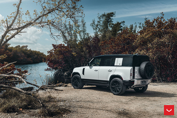 Фото дисков Vossen HF-7 Черный глянец на Land Rover Defender II