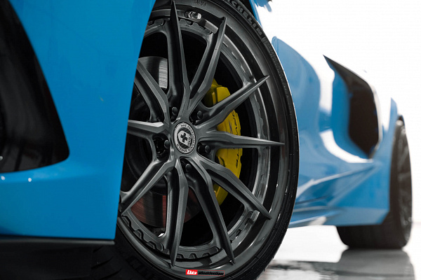 Фото дисков HRE S104SC Сатиновый графит на Chevrolet Corvette C8
