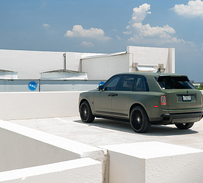 Фото дисков Vossen S17-16 на Rolls-Royce Cullinan