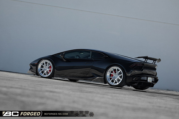 Фото дисков BC Forged HCA165 Глянцевый лак на Lamborghini Huracan