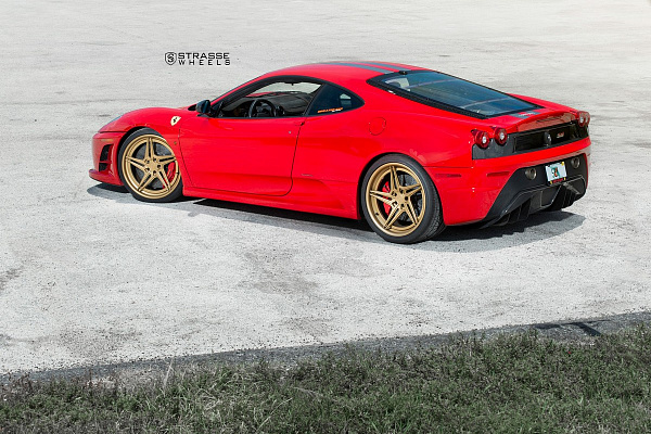 Фото дисков Strasse Wheels SV2T Deep Concave FS Сатиновое темное золото на Ferrari F430