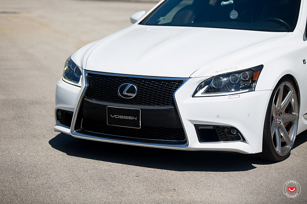 Фото дисков Vossen CG-207 Глянцевый лак на Lexus LS IV