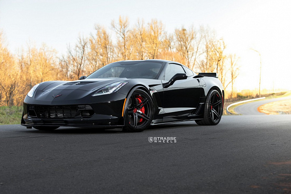 Фото дисков Strasse Wheels SP5R Deep Concave Monoblock Черный сатин на Chevrolet Corvette C7