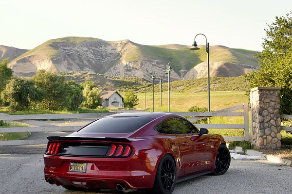 Фото дисков MRR M350 Черный глянец на Ford Mustang VI