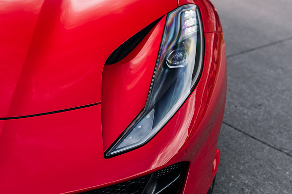 Фото дисков Brixton Forged PF5 Глянцевый темный лак на Ferrari 812