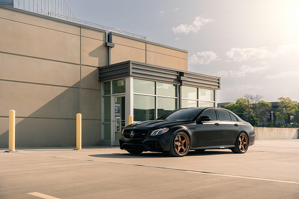Фото дисков HRE 527 Глянцевая темная бронза на Mercedes-Benz E-Class (W213, S213, C238)