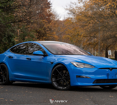 Фото дисков Anrky AN28 на Tesla Model S