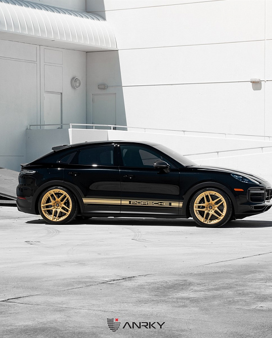 Фото дисков RS6.2 Сатиновое золото на Porsche Cayenne II