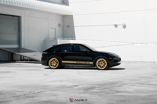 Фото дисков Anrky RS6.2 Сатиновое золото на Porsche Cayenne II