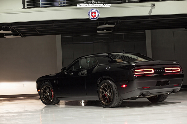 Фото дисков HRE P101 Глянцевая бронза на Dodge Challenger III