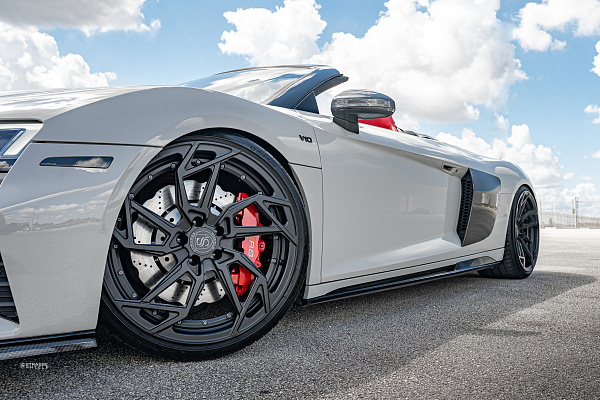Фото дисков Strasse Wheels SB1 Deep Concave Duoblock Черный сатин на Audi R8 (4S)
