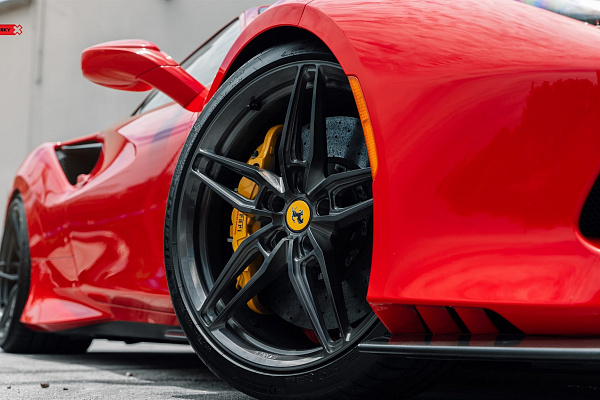 Фото дисков Anrky AN17 Глянцевый темный лак на Ferrari F8