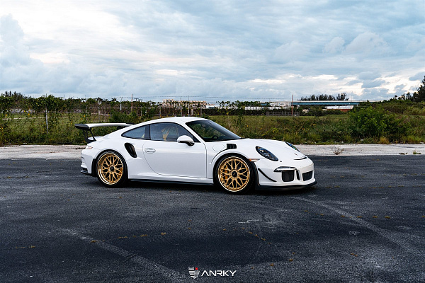Фото дисков Anrky RS1 Сатиновое золото на Porsche 911 VII
