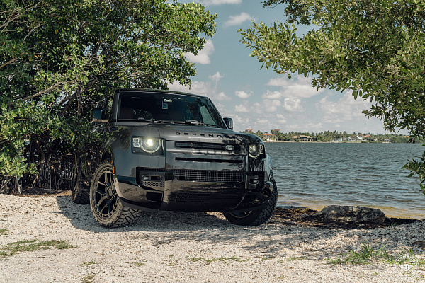 Фото дисков Vossen UV-X Черный сатин на Land Rover Defender II