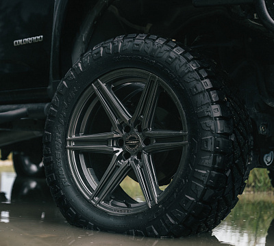 Фото дисков Vossen HF6-2 на Chevrolet Colorado