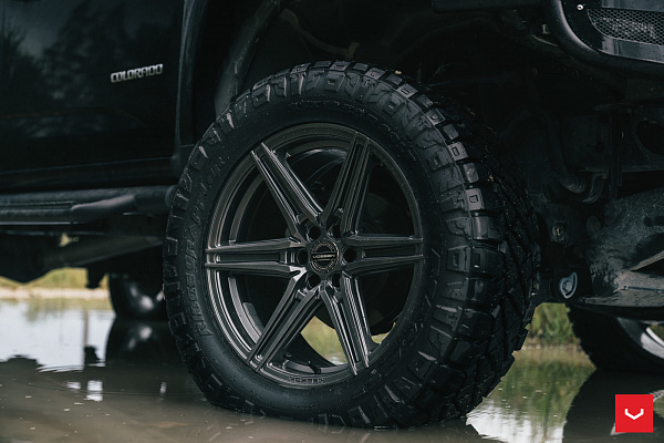 Фото дисков Vossen HF6-2 Сатиновый графит на Chevrolet Colorado