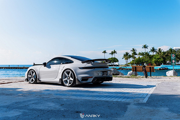 Фото дисков Anrky RS5.2 Белый глянец на Porsche 911 VIII