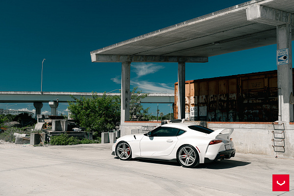 Фото дисков Vossen HF-1 Серебро на Toyota Supra A90