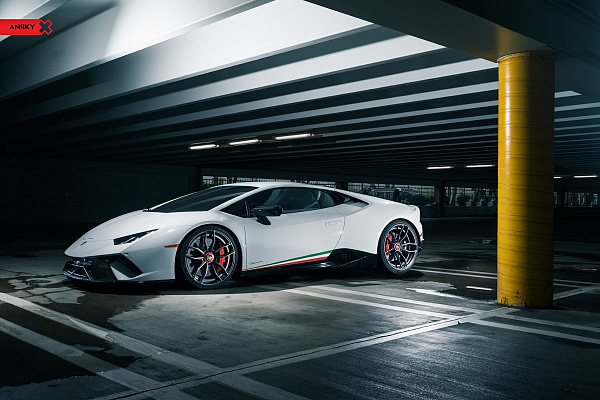 Фото дисков Anrky AN21 Черный матовый на Lamborghini Huracan