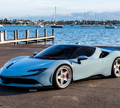 Фото дисков Strasse Wheels F5 Track на Ferrari SF90