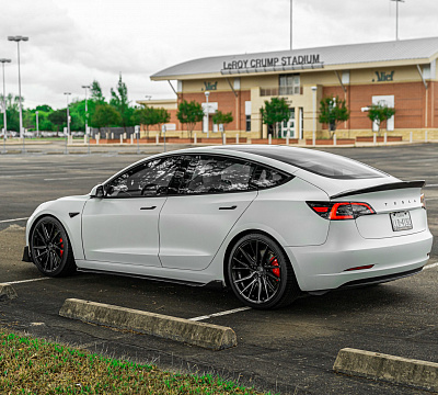 Фото дисков Vossen HF-4T на Tesla Model 3