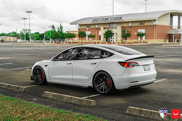 Фото дисков Vossen HF-4T Алмазная проточка на Tesla Model 3