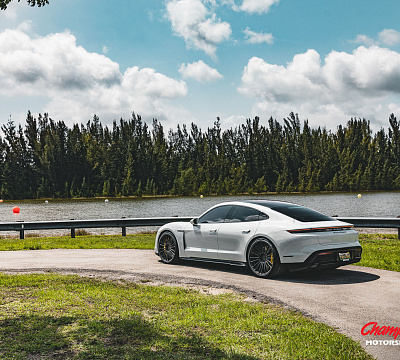 Фото дисков Vossen S17-04 на Porsche Taycan I