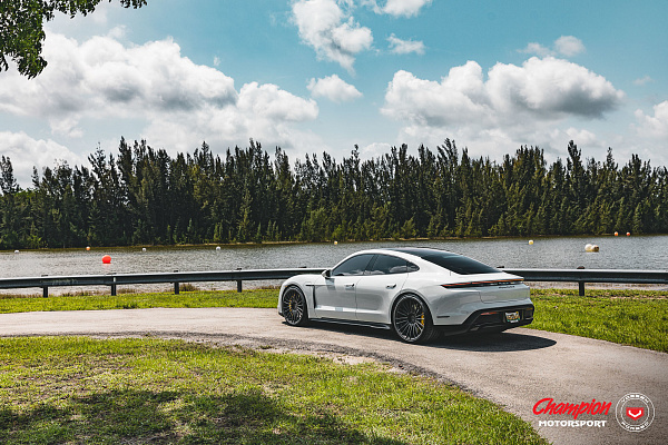 Фото дисков Vossen S17-04 Черный сатин на Porsche Taycan I