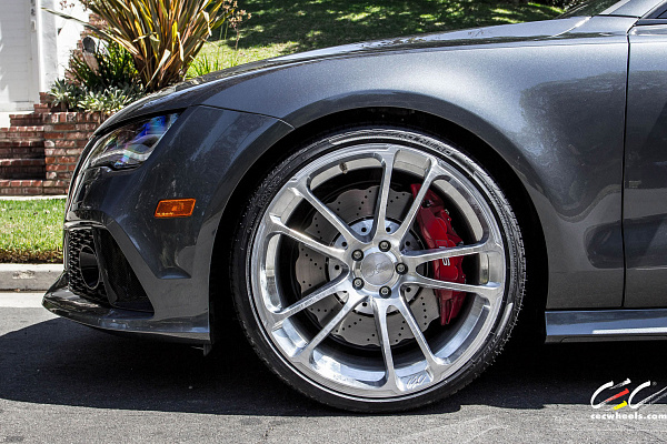 Фото дисков CEC C882 Глянцевый лак на Audi A/RS 7 (4G)