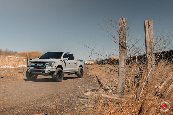 Фото дисков Vossen VFX-04 Черный глянец на Ford F-150 XIV