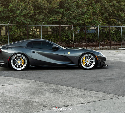 Фото дисков Anrky AN28 на Ferrari 812