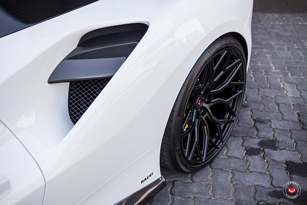 Фото дисков Vossen S17-01 Черный сатин на Ferrari 488