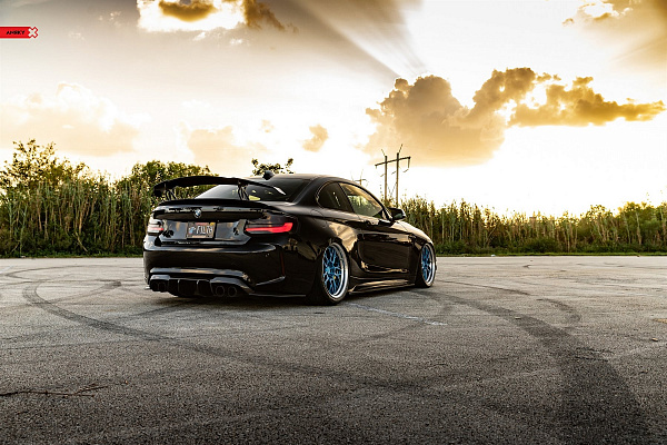 Фото дисков Anrky RS2 Синий глянец на BMW 2/M2 (F22/F87)