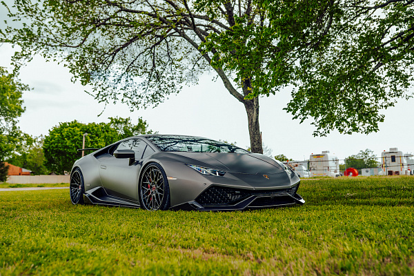 Фото дисков Strasse Wheels SV10M Deep Concave FS Другой цвет на Lamborghini Huracan