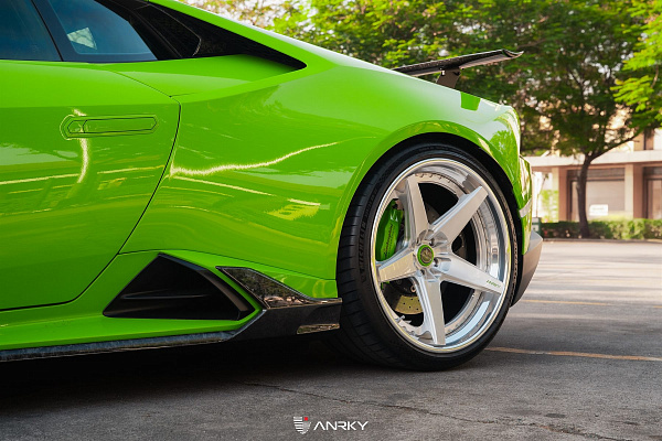 Фото дисков Anrky RS5.3 Глянцевый лак на Lamborghini Huracan