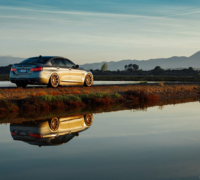 Фото дисков HRE 301M на BMW 5/M5 (F10)