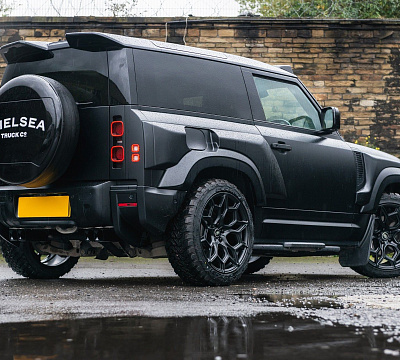 Фото дисков Kahn Type 57 RS на Land Rover Defender II