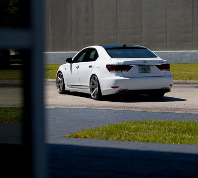 Фото дисков Vossen CG-207 на Lexus LS IV