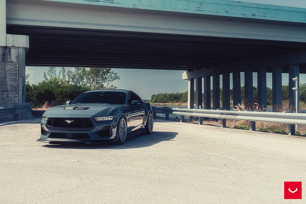 Фото дисков Vossen HF-7 Серебро на Ford Mustang VII